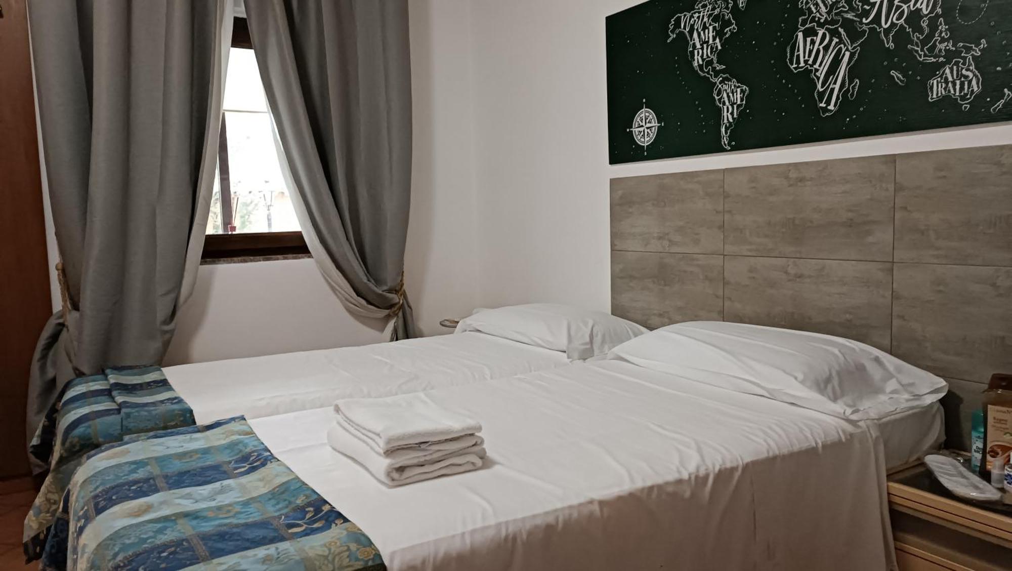 Euro House Inn Airport Fiumicino Bagian luar foto