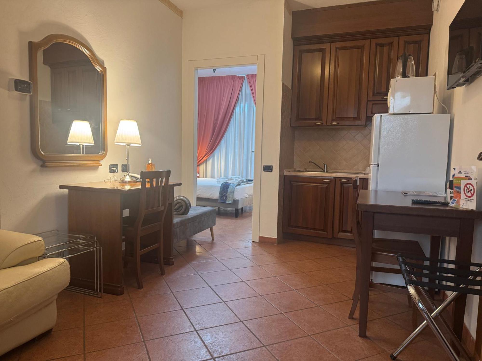 Euro House Inn Airport Fiumicino Bagian luar foto