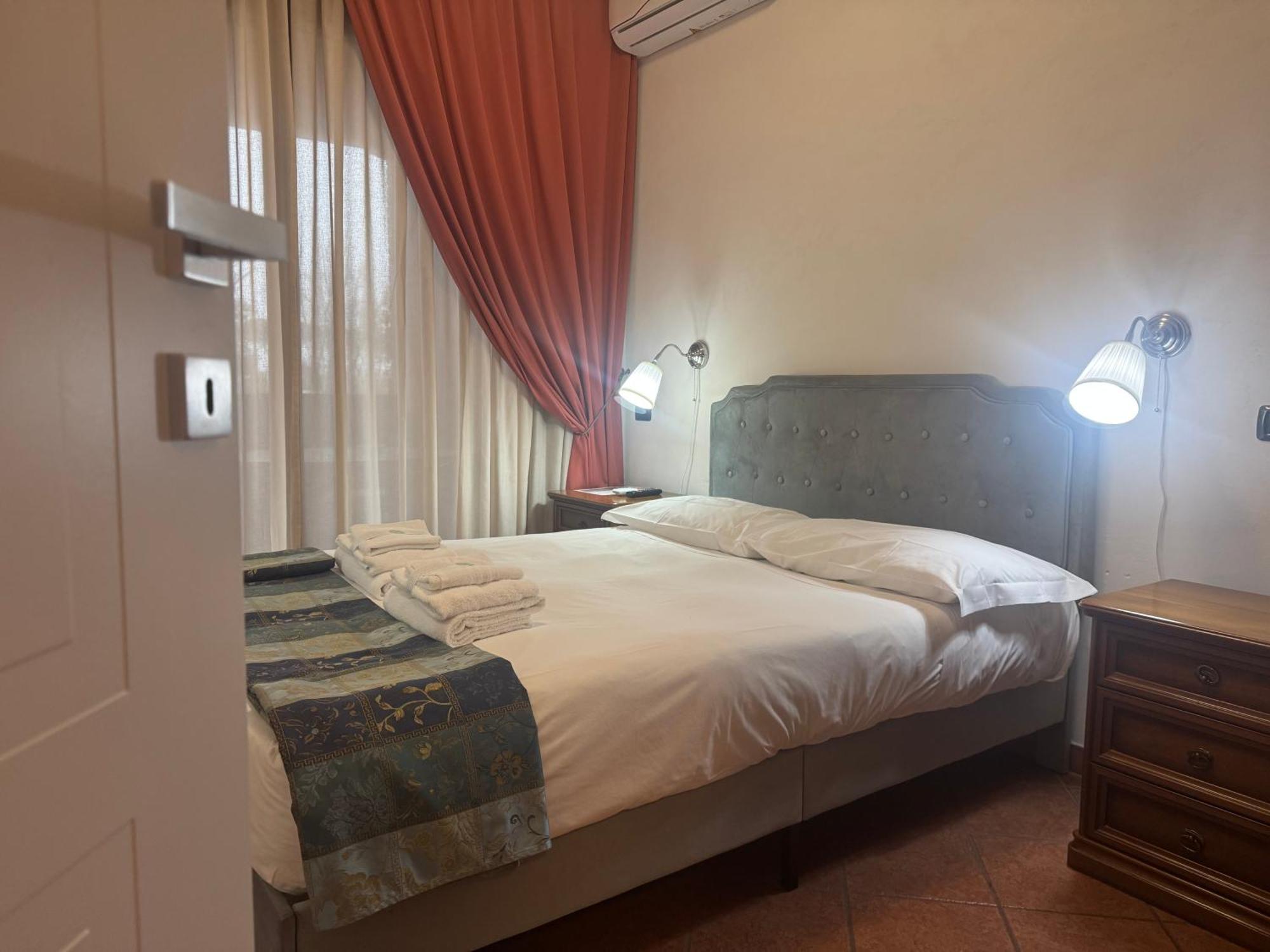 Euro House Inn Airport Fiumicino Bagian luar foto