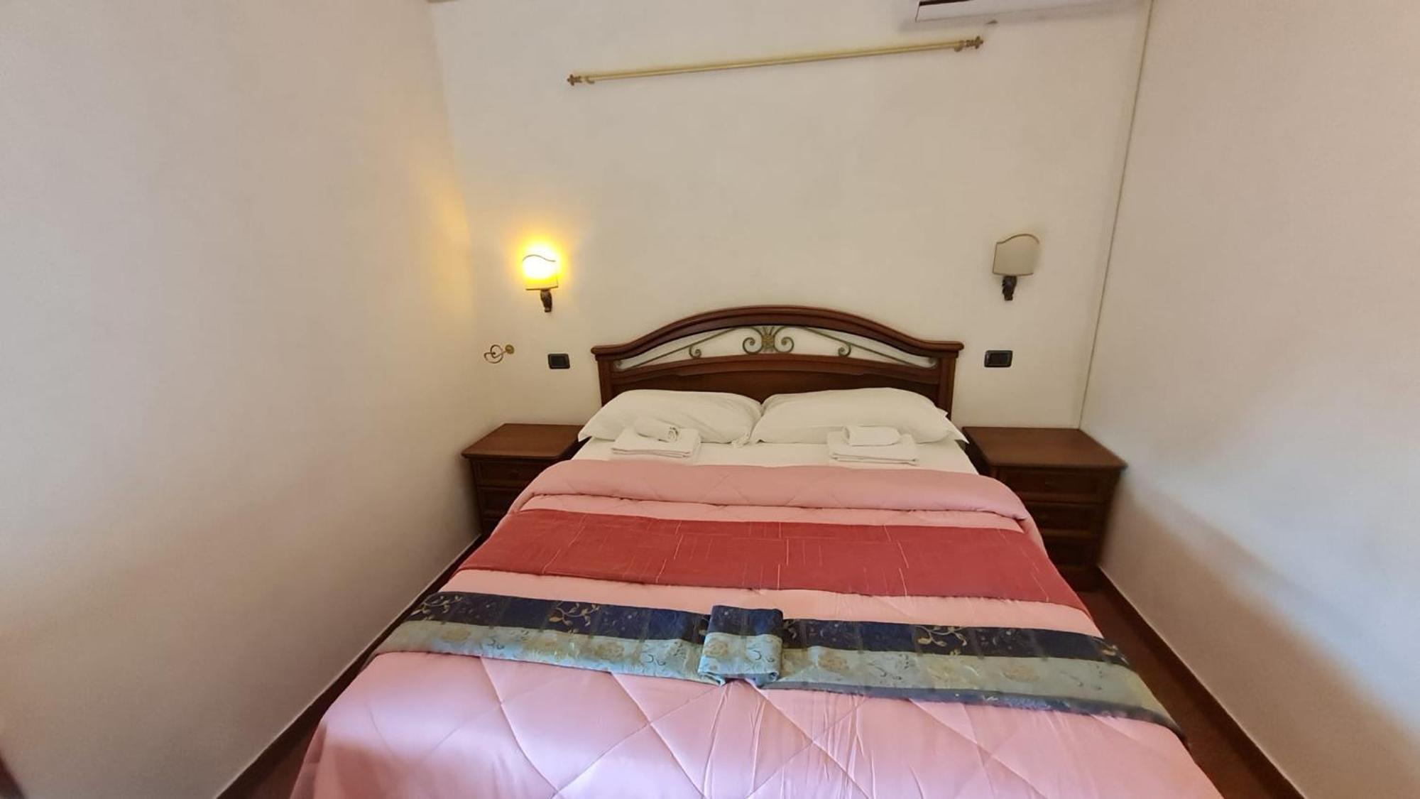 Euro House Inn Airport Fiumicino Bagian luar foto