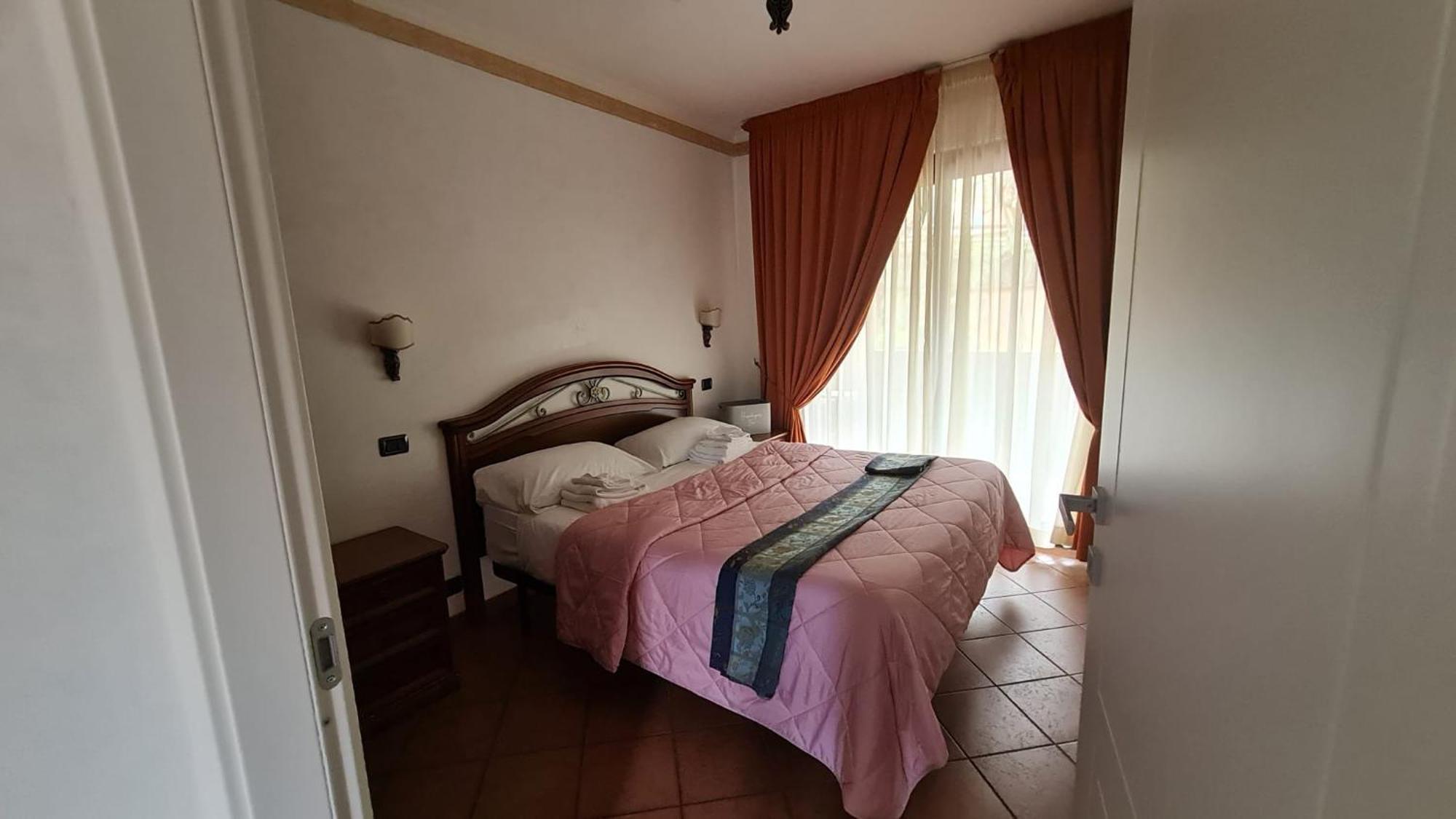 Euro House Inn Airport Fiumicino Bagian luar foto