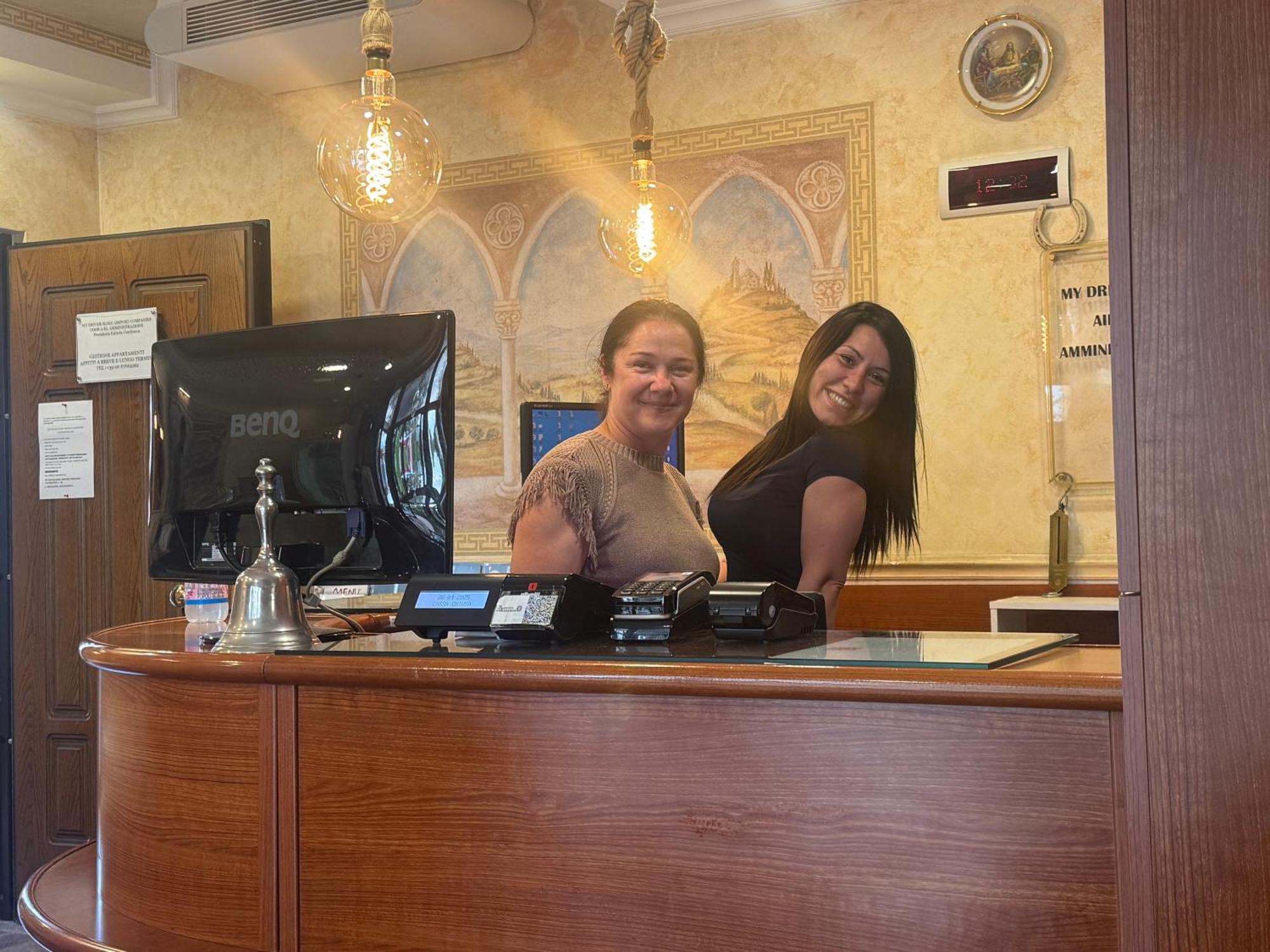 Euro House Inn Airport Fiumicino Bagian luar foto